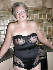 Moms and bras 35 sexy grandmas